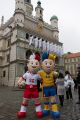 Ofcjalne maskotki Euro 2012 odwiedziły już wszystkie duże polskie miasta (fot. PAP/EPA)