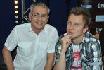 Robert Janowski (na zdjęciu z lewej) codziennie zapyta „Jaka to melodia?” (Fot. Jan Bogacz/TVP)