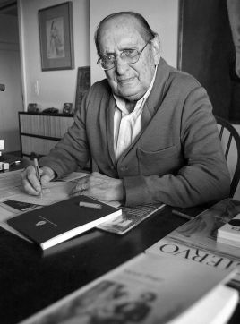 Hiszpański pisarz Miguel Delibes zmarł w wieku 89 lat