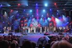 Przed rozdaniem Samowarów na scenie pojawili się wspólnie polscy wykonawcy (fot. Ireneusz Sobieszczuk/TVP)