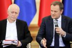 Szef MAC Michał Boni i premier Donald Tusk (PAP/R. Pietruszka)