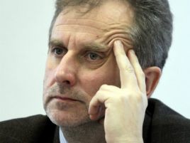 Sławomir Rogowski, członek KRRiTV, diagnozuje przyczyny niepłacenia abonamentu (fot. Bartłomiej Zborowski/PAP)
