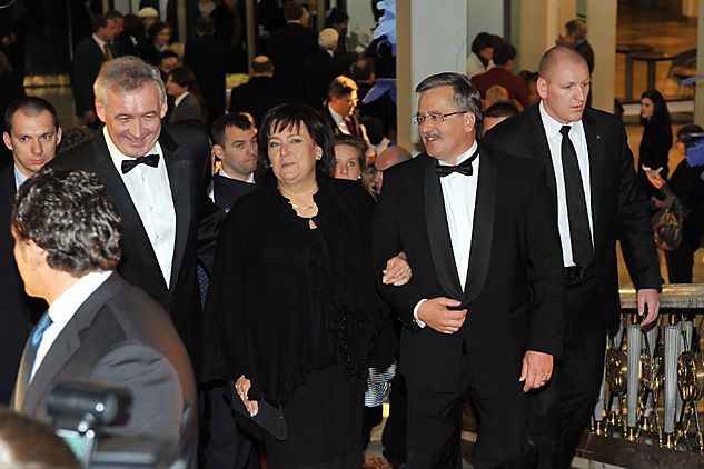 Waldemar Dąbrowski, Anna i Bronisław Komorowscy (fot. Jan Bogacz/TVP)
