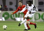 Longinus Uwakwe jako jeden z nielicznych próbował atakować bramkę Widzewa (fot. MATEUSZ TRZUSKOWSKI/CYFRASPORT)
