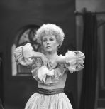Młoda i zachwycająca Krystyna Janda w spektaklu „Mąż Przeznaczenia”- 1977(fot.Zygmunt Januszewski/TVP)