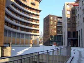 Zdaniem prokuratury podejrzani wspólnie i w porozumieniu oszukali blisko 230 klientów