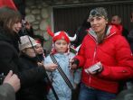 Justyna Kowalczyk z cierpliwością rozdawała autografy (fot. PAP Jacek Bednarczyk)