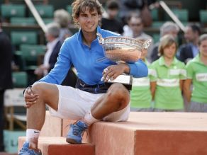 Rafael Nadal po wygranej w Paryżu (fot.PAP/EPA)