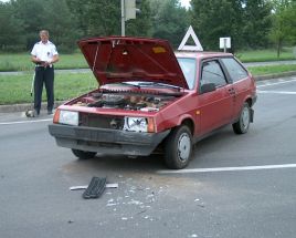 W piątek m.in. o tym, jak sobie poradzić w wypadku stłuczki bez wzywania policji (fot. kusti /sxc.hu)