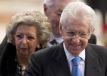 Premier Włoch Mario Monti (C) jest właścicielem 12 mieszkań i 3 sklepów; jego żona (L)  jest właścicielką 10 nieruchomości