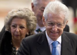 Premier Włoch Mario Monti (C) jest właścicielem 12 mieszkań i 3 sklepów; jego żona (L)  jest właścicielką 10 nieruchomości