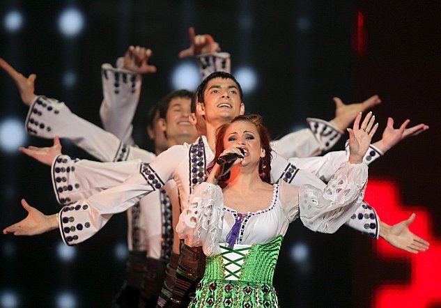 Mieszanka tradycji i nowoczesności w wykonaniu mołdawskiej wokalistki Nelly Ciobanu (fot. Yuri Kochetkov/EPA)