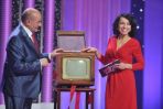 Ale lata 50. to nie tylko ponure chwile. W tamtym okresie powstał pierwszy polski telewizor – „Wisła” (fot. TVP/Jan Bogacz)