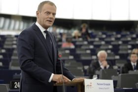 – Mam w pamięci takie decyzje PE, które dawały wiarę i dawały poczucie sensu w Europie – powiedział Tusk (fot. Ch. Karaba/PAP) (c) – Mam w pamięci takie decyzje PE, które dawały wiarę i dawały poczucie sensu w Europie – powiedział Tusk (fot. Ch. Karaba/PAP) (c)