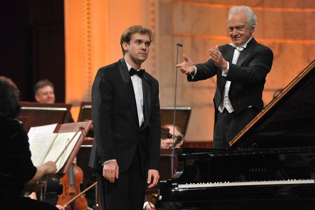 Bozhanov podobnie jak Rosjanie wykonał Koncert e-moll op. 11. (Fot. I. Sobieszczuk/TVP)