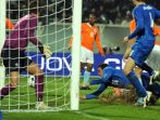 Towarzyski: Włochy - Holandia 0:0. Giampaolo Pazzini zdobywa bramkę dla Italii, ale za moment nie uzna jej sędzia.