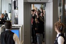 Skanery działają już na dwóch najważniejszych lotniskach(fot. arch. PAP/EPA/Marcel Antonisse)