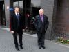 Przewodniczący Sojuszu Lewicy Demokratycznej Leszek Miller (P) oraz rzecznik klubu Dariusz Joński (L) odwiedzili gen. Wojciecha 