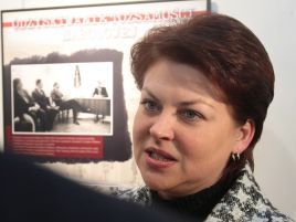 Szefowej ZPB Andżelice Borys udało się dotrzeć do Iwieńca autostopem (fot. PAP/Leszek Szymański)