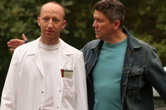 Doktor Pawica trzymał kciuki za jego miłosne podboje (fot. Artrama)