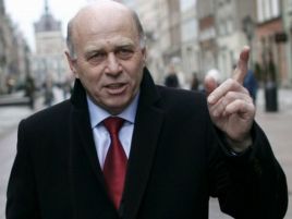 Prezes PZPN Grzegorz Lato cieszy się, że reprezentacja Polski wreszcie zagra na Stadionie Narodowym (fot. PAP)