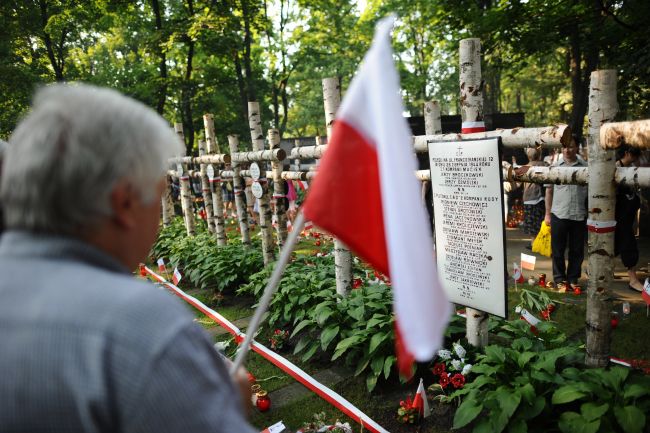 Atmosfera sprzyjała pamięci i zadumie (fot. PAP/Jacek Turczyk)