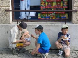 Dzieci ulicy w domu tylko nocują, to ulica daje im wszystko