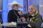 Poszukiwania odpowiedzi na wyborcze dylematy za pomocą lornetki. Paweł Wawrzecki i Hanna Śleszynska (fot. TVP/I.Sobieszczuk)