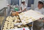 Kiedyś pączki nadziewano boczkiem, mięsem, a nawet słoniną (fot. PAP)