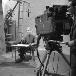 Dżin uwolnił się z butelki... Emisja pierwszej reklamy telewizyjnej (1958) fot. Z. Januszewski
