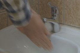 Ciepła woda płynie powoli