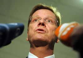 Niemcy wydalą czterech pracowników ambasady Syrii w Berlinie – poinformował szef niemieckiej dyplomacji Guido Westerwelle