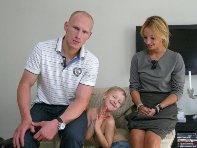 Rodzina w komplecie: tata Krzysztof, syn Czarek i mama Małgorzata (fot. Picaresque TVP)