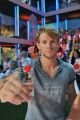 Sebastian Fabijański nie omieszkał wypić za zdrowie Polski (fot. J. Bogacz/TVP)