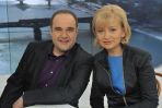 Od lewej: Ksiądz (Cezary Żak), Wójt (Cezary Żak) i Solejukowa (Katarzyna Żak) (fot. Ireneusz Sobieszczuk/TVP)