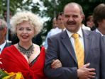Serialowy wójt i jego żona (c)