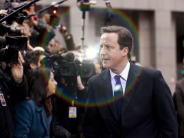 Najostrzej zachowanie egipskiego reżimu potępił brytyjski premier David Cameron