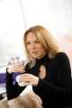 Anna Guzik z małą czarną (fot. Agencja Forum)