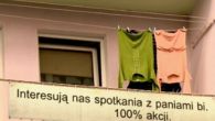 Konrad Szołajski towarzyszy „Pani od seksu” podczas lekcji w szkole i zajęć warsztatowych (fot. mat. filmowe)