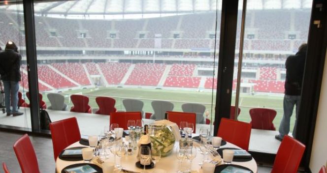 W loży prezydenckiej Stadionu Narodowego można miło spędzić czas przed meczem i po spotkaniu (fot. PAP/Bartłomiej Zborowski)